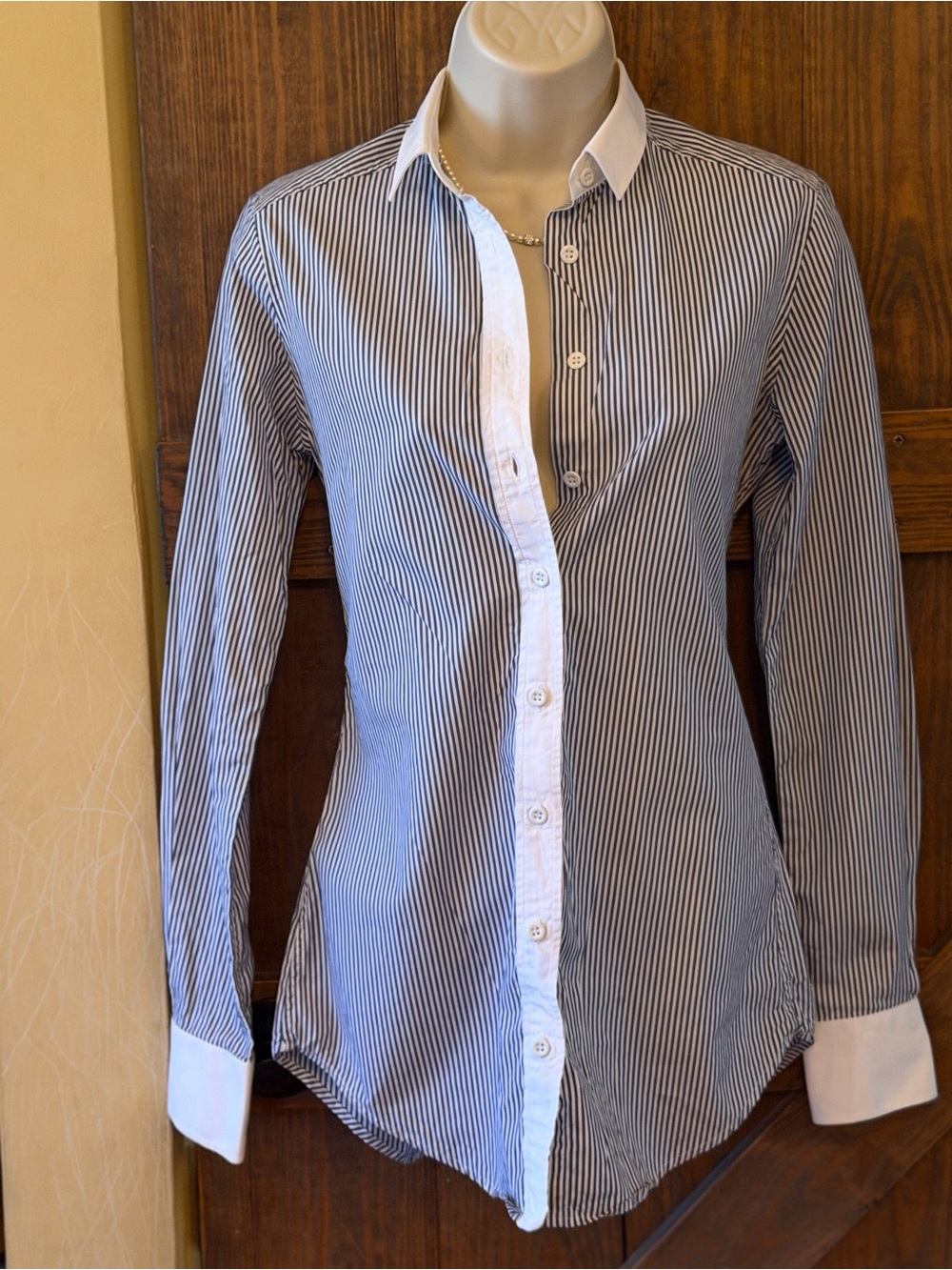 Womens Dolce & Gabbana fitted pinstripe button-front shirt, Italian Sz 36, US 0